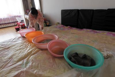 环县楼上漏水，住户失联，小区没物管，业主维权难！律师来支招……